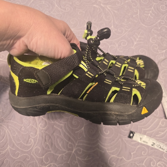 Keen Size 1 Kids Sandals - Picture 6 of 7